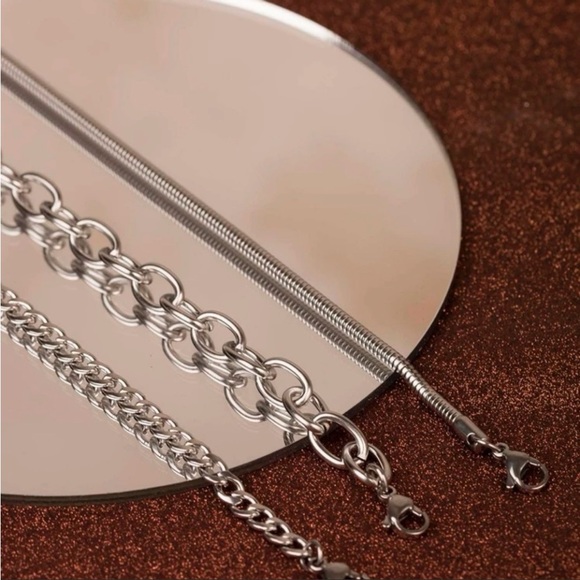 3 Chain Silver Anklet!!! Adorable - Picture 2 of 4